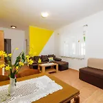 Ljubica Apartamento Kampor