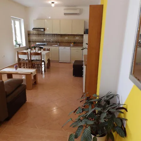Ljubica Apartment Kampor